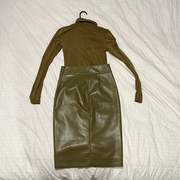 Aritzia Babaton Fen Green Skirt Set - Picture 5 of 14